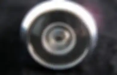 Hati-hati dengan Lubang Intip Pintu Hotel, Memang Ada Apa dengan Lubang Intip Pintu Hotel?