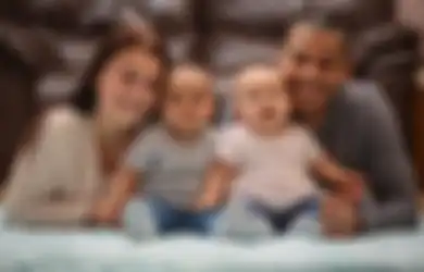 Kedua Bayi Ini Kembar tapi Banyak Orang Tak Mempercayainya