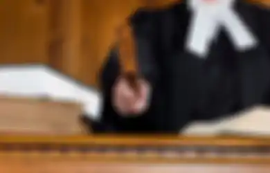 Pengadilan Sudah Memutus, Pantaskah Kita Mengkritik Apalagi Menolaknya?