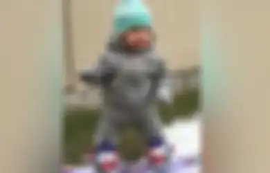 Sloan Henderson, Bayi 14 Bulan yang Sudah bisa Bermain Ski