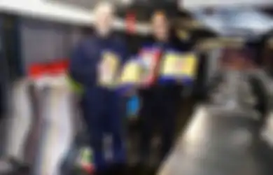 Kakek Ini Rela Membeli Bus Agar Bisa Mengantar Makanan Gratis untuk para Migran dari Suriah