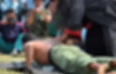 Tunjukkan Kemampuan Kekebalan Tubuh, para Santri di Semarang Mengaku Siap Bela Negara