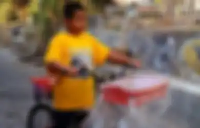 Zyah Rizal Fadila, Bocah Penjual Sandwich yang Tak Pernah Mau Dikasihani