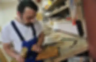 Mengingat Edin Hajderovac, Seniman Muslim yang akan Mengukir Kursi Paus Fransiskus