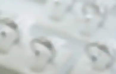 Tangan Kanan atau Tangan Kiri? Dimanakah Seharusnya Kita Kenakan Cincin Kawin?