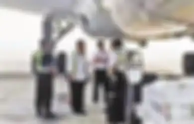 Dilarang Naik karena Terlambat, Perempuan Ini Cegat Pesawat yang Hendak Ditumpanginya