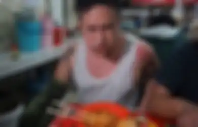 Nekat Menyantap Mie Pedas Mampus ala Abang Adek, Turis Ini Mendadak Tuli Dua Menit