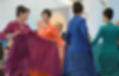 Inilah Arti dari Empat Warna Seragam Pramugari Garuda