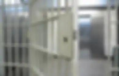 Sekelompok Narapidana Ini Membobol Penjara Demi Menyelamatkan Sipir yang Terkena Serangan Jantung