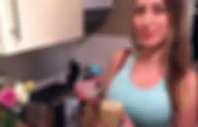 Tracy Kiss, Si Ibu Vegetarian yang Minum Sperma Setiap Pagi untuk Meningkatkan Energinya
