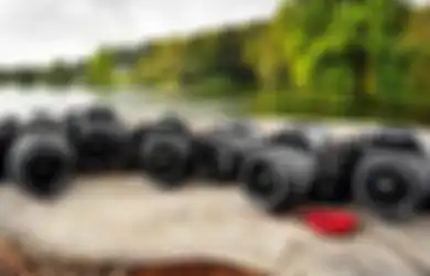 Beruntung, Objek dan Awan yang Menjadi Latar Belakang dalam Foto Ini Punya Bentuk yang Sama Persis