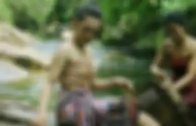 Membersihkan Diri Agar Terhindar dari Marabahaya Setelah Melahirkan dengan Tradisi Mandi Abalisi