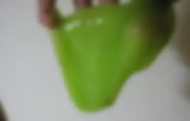 Jangan Ceroboh Saat Bermain Slime, Tangan Anak Kita Bisa Terbakar, Lho! 