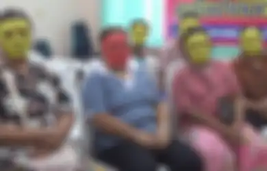 Agar Tak Malu Jalani Pap Smear, Para Ibu, Dokter dan Perawat di Rumah Sakit Ini Gunakan Topeng