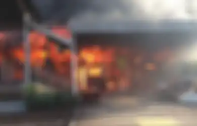 Kebakaran di Stasiun Klender, 10 Ruangan Hangus, Sonder Korban Jiwa