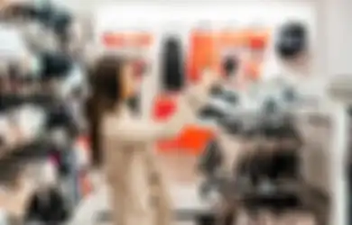 Enam Hari dalam Sebulan Wanita Kudu Menyembunyikan Kartu Kreditnya