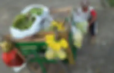 Tega! Kakek Penjual Pisang Ini Kehilangan Uang Tabungan untuk Lebaran Setelah Digasak Perampok Bermobil