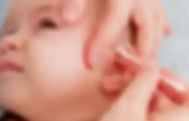 Tak Perlu Takut Jalankan ‘Ritual’ Korek Kuping pada Anak, Ini Dia Cara Aman Melakukannya