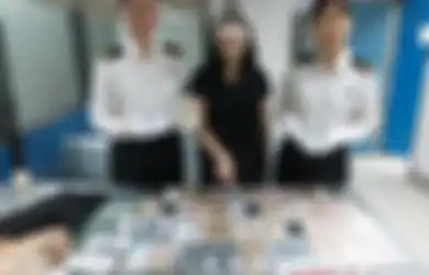 Wanita Ini Selundupkan 102 iPhone dengan Total Berat 18 Kg, Caranya Sungguh di Luar Dugaan