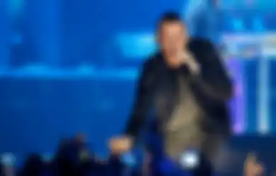Chester Bennington Bunuh Diri dan Alasan Kita Tak Boleh Menyepelekan Trauma Masa Kecil