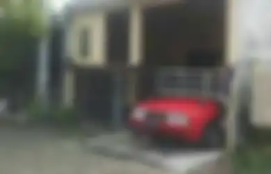 Punya Mobil tapi Tidak Ingin Ganggu Lingkungan, Arek Suroboyo Ini  Putar Otak untuk Memodifikasi Garasinya. Hasilnya Sangat Inspiratif!