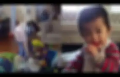 Kejam! Pengasuh Anak Ini Terekam CCTV Sedang Memukuli Anak Asuhnya yang Berkebutuhan Khusus