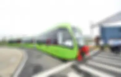 Canggih, China Kenalkan Kereta Api Virtual yang Bisa Berjalan Tanpa Rel