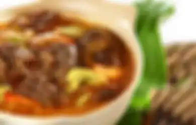 Kangen Masakan Khas Solo di Jakarta? Mampir Saja ke Tongseng Pak Agus di Masjid Sunda Kelapa