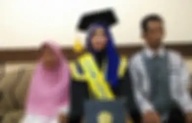 Lahir dari Orangtua Tunanetra, Retno Berjuang Mencari Beasiswa dan Akhirnya Lulus dengan Predikat Cumlaude