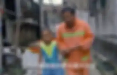 Terharu, Demi Sekolahkan Anaknya, Seorang Ayah Rela Makan Mie Selama 7 Tahun