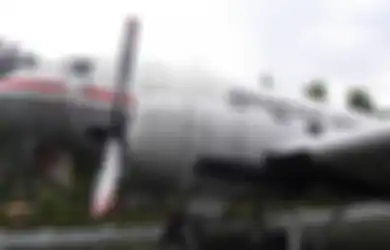 Terbang Gado-gado Sipil-Militer yang Bikin Penumpangnya Terkagum-kagum, Tapi Berakhir dengan Hukuman