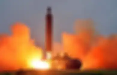 Tak Hanya Korut, Iran Ikut-Ikutan Uji Coba Peluncuran Rudal Balistik dan Donald Trump pun Makin Pusing Tujuh Keliling