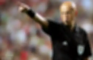 Inilah Kisah Pierluigi Collina, Wasit Sepakbola yang ‘Galak’ dan Selalu ‘Ditolak’ Klub Besar