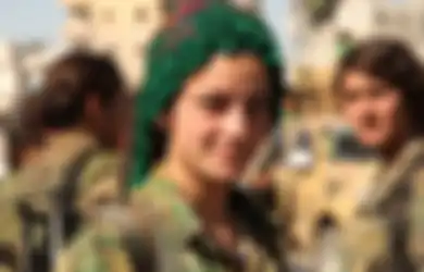 Awalnya Kerap Menjadi Korban Budak Seks, Wanita-Wanita Cantik Ini Bangkit Dan Hancurkan ISIS Di Ragga