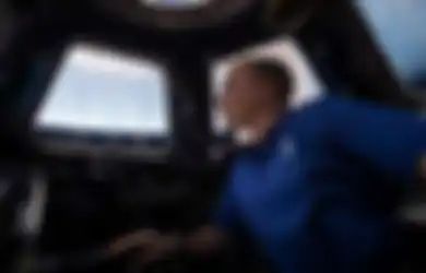 Penganut Teori Bumi Datar Berdebat Sengit Dengan Astronot, Kocak!
