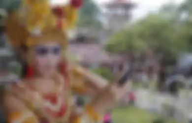 Lebih Dekat dengan Joged Bumbung: Benarkah Memang Diciptakan Sebagai Tarian Erotis?