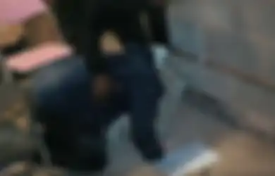 Jangan Pertaruhkan Nyawa Demi Sensasi Seperti Video Pria Inggris Ini Ya...