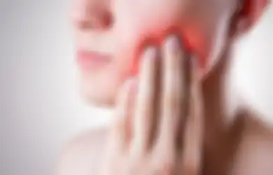 Gigi Anda Sensitif? Jangan Buru-buru ke Dokter, 6 Bahan di Dapur Ini Ampuh Lho Jadi Obatnya
