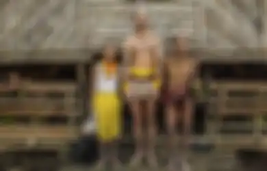 Bukan di Negara Aslinya Sana, Bule Australia Ini Justru Menemukan Jati Dirinya di Mentawai Indonesia