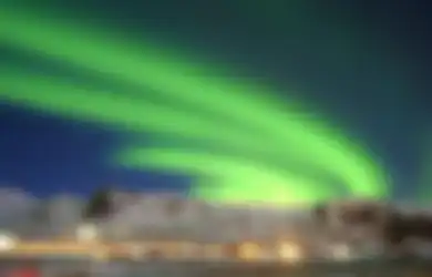Aurora, Sang Pengasuh Bayi Alam yang Akan Mengambil Anak yang Terlambat Pulang
