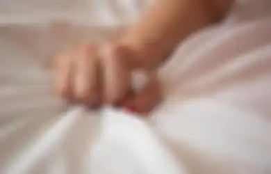 Menepuk Bokong, Salah Satu Trik Agar Wanita Mendapatkan Orgasme Ejakulasi