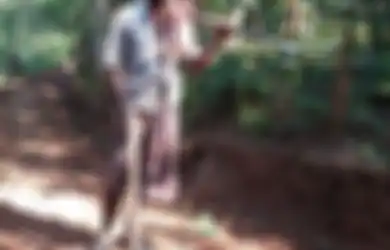 Selama Dua Tahun, Pria Ini Bangun Jalan Sepanjang 8 Km Seorang Diri, Alasannya Sungguh Mengharukan