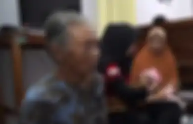 Nenek Sumilah yang Diusir Keluarganya Ini Menjual 3 Jaritnya Demi Beli Susu untuk Bayi yang Hendak Dibuang Ibunya