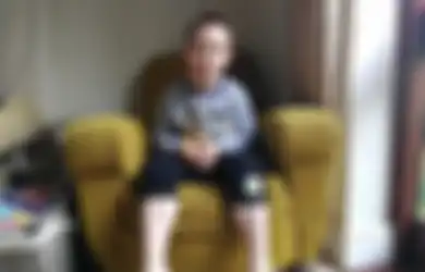 Anak Down Syndrome Ini Tertinggal di Dalam Bus Sekolah Selama 6 Jam, Ditemukan Masih Duduk di Bangku yang Sama