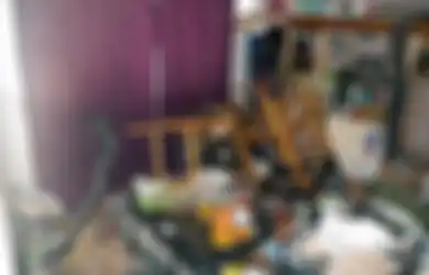 Tragis! Sepasang Suami Istri Ditemukan di Dalam Rumah yang Penuh Sampah dan Kotoran dari 14 Ekor Kucing