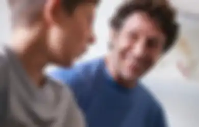 Hatinya Hancur Tahu Ia Bukan Anak Kandungnya, tapi Sang Ayah Ini Tetap Mencintainya dengan Sepenuh Jiwa