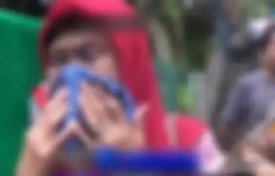 Betapa Sedihnya Hati Maimunah ketika Kojek si Buaya Rawa yang 21 Tahun Hidup Bersamanya Diambil Balai Konservasi