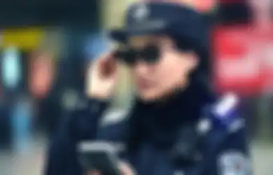 Antisipasi Kejahatan saat Imlek, Polisi China Dibekali Kacamata Pintar yang Bisa Deteksi Penjahat