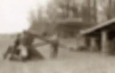 Yang Konyol-Konyol di Perang Dunia II: Nazi Gelar Pesawat Palsu dari Kayu dan Sekutu Mengebomnya Dengan Bom Kayu