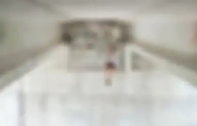Hanya Langit Batas Kreativitas! Pria Ini Bangun Ruang Kerja Keren di Bawah Jembatan